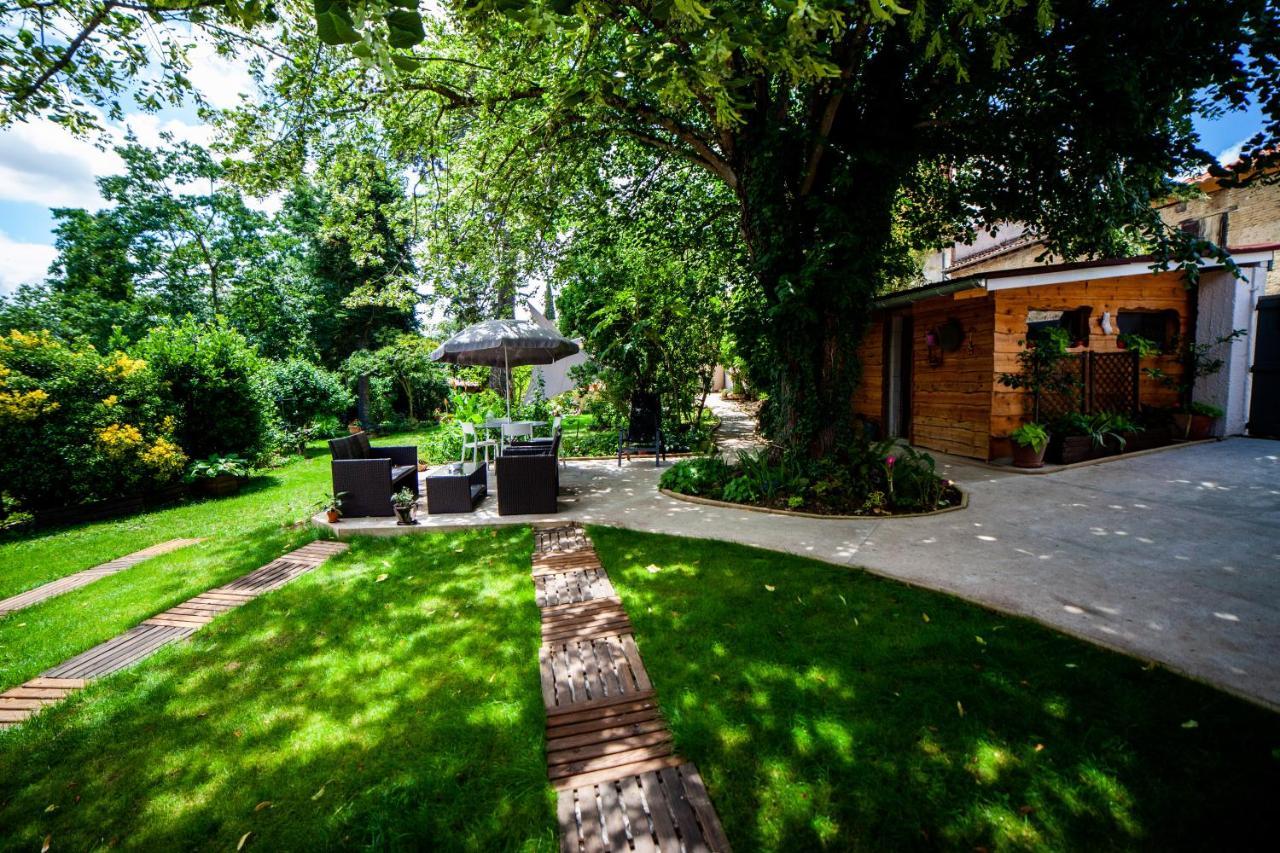 Appartamento Mirguet Au Jardin Saint-Elix-le-Chateau Esterno foto